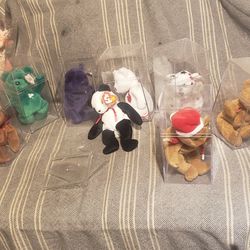 Collection Of Beanie Babys  Is liquidation $30
