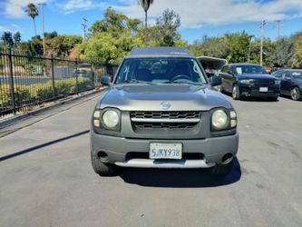 Nissan Xterra SUV – Gray 4X4