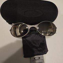 The "A-Wire" (Oakley Vintage)