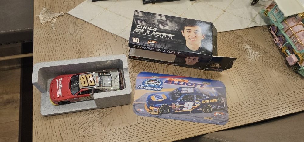 2016 Chase Elliot #88 TaxSlayer Xfinity Car & License Plate