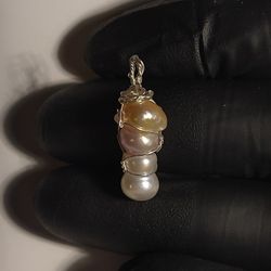 Sterling silver pearl pendant 