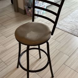 2 Bar Stools 