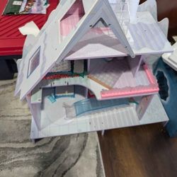 Doll House Good Shape 