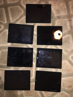 iPad 2 16GB LOT OF 7 (FOR PARTS)