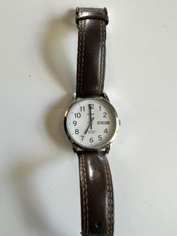 Timex Men’s Indiglo Cr2016 Cell Wr 30m, Stainless Steel Back, Leather Band