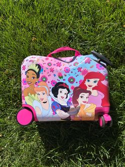 Disney Princess Kid's Ride On Luggage- Pink