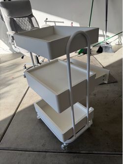 Rolling shelf, nice condition