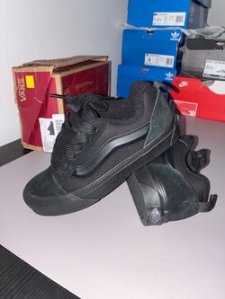 Vans Knu Skool Triple Black – Brand New