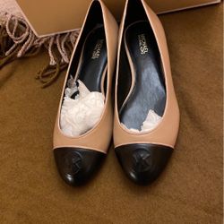 On Hold For Judy 💕!Authentic Michael Kors Combined Flats Size 6