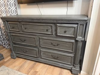 Bedroom set
