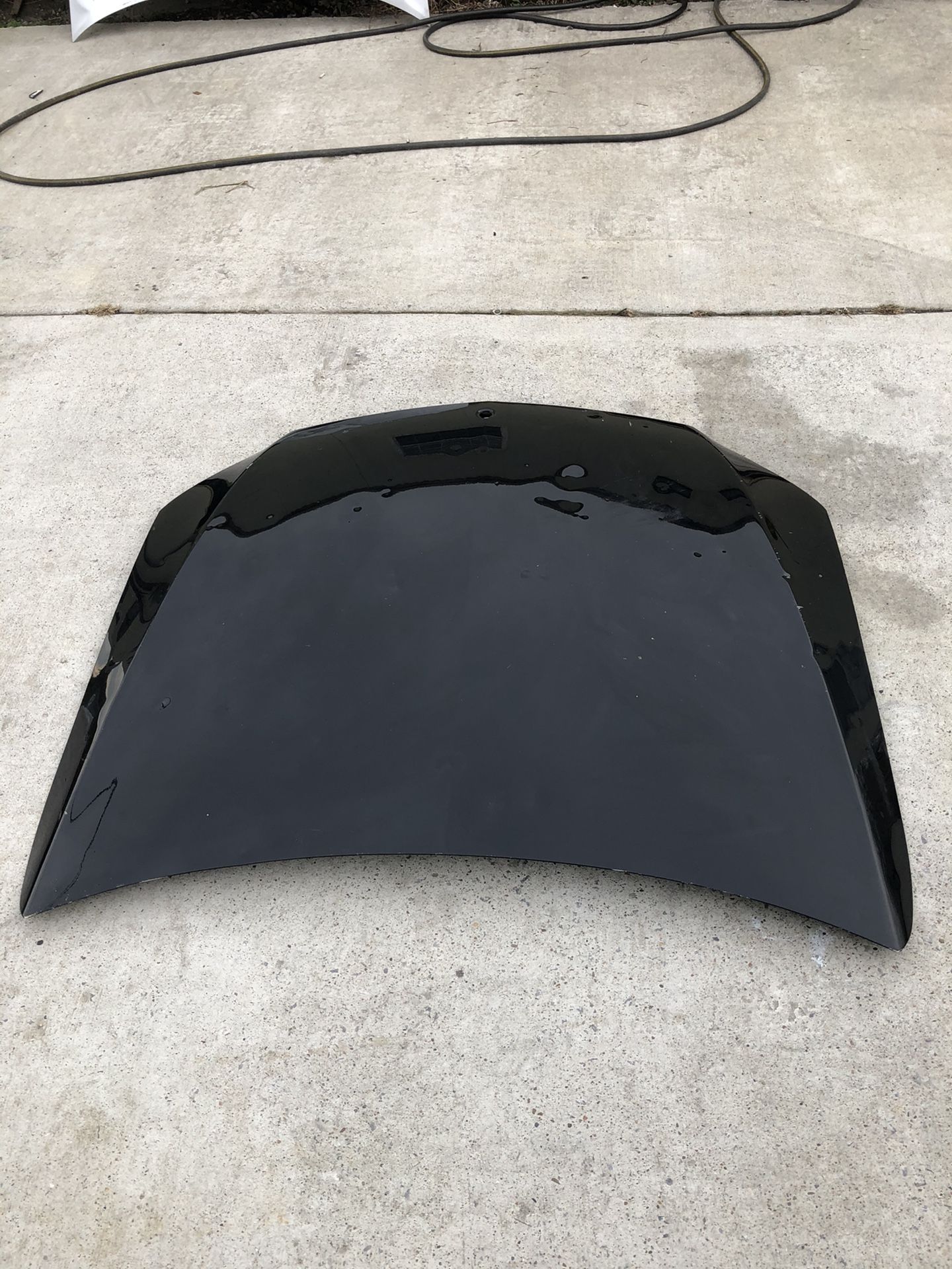 Hood for Mercedes c class(has dents). Have photo of the models it fits