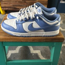 Nike Dunks lows