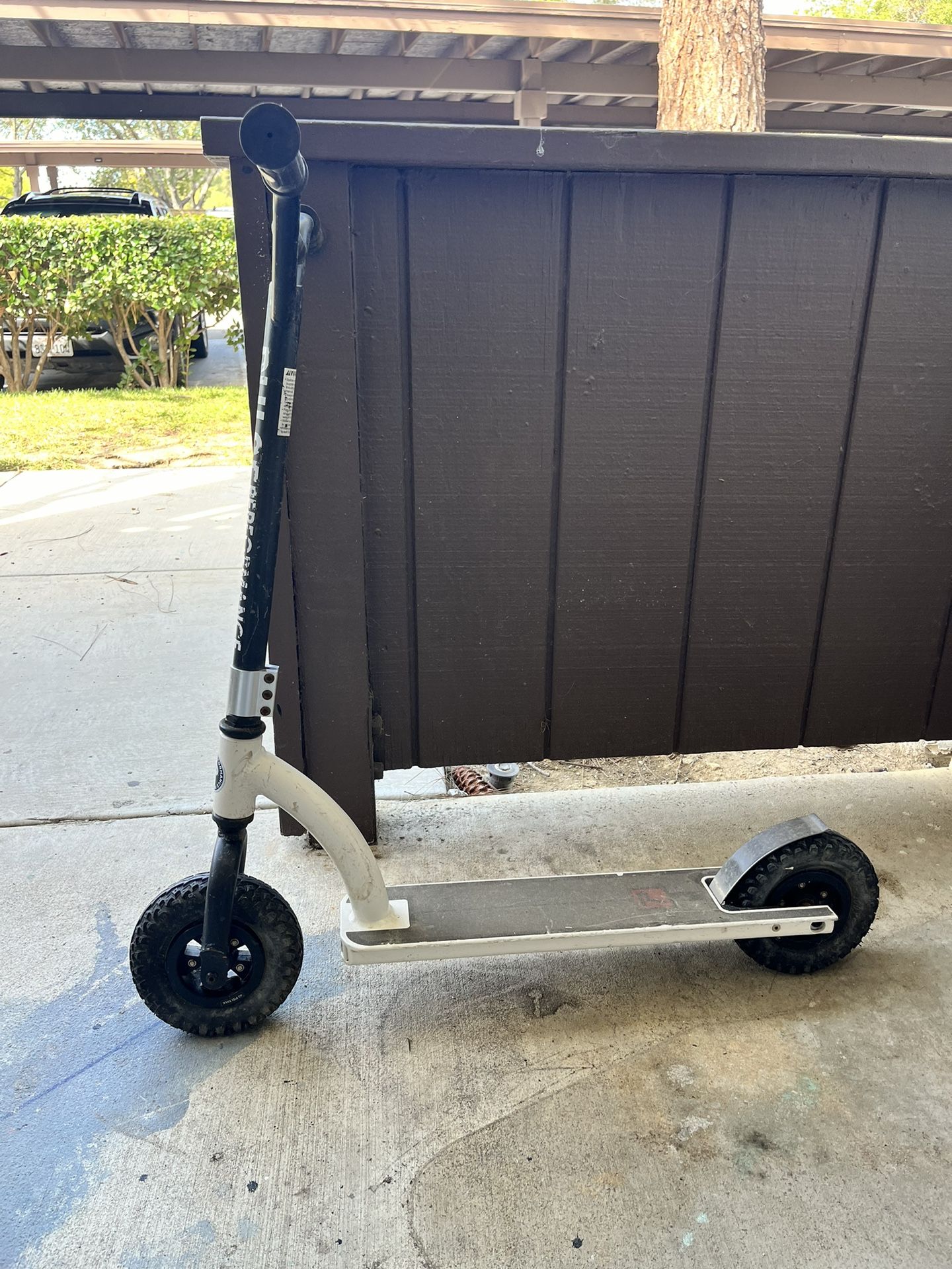 Pulse Performance Products DX1 Freestyle Dirt Scooter, Black/White