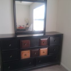 Bedroom Furniture in good shape