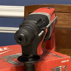 MILWAUKEE HEAVY DUTY DRILL