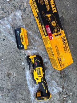 DEWALT Atomic 20V Brushless Oscillating Multi-Tool Kit