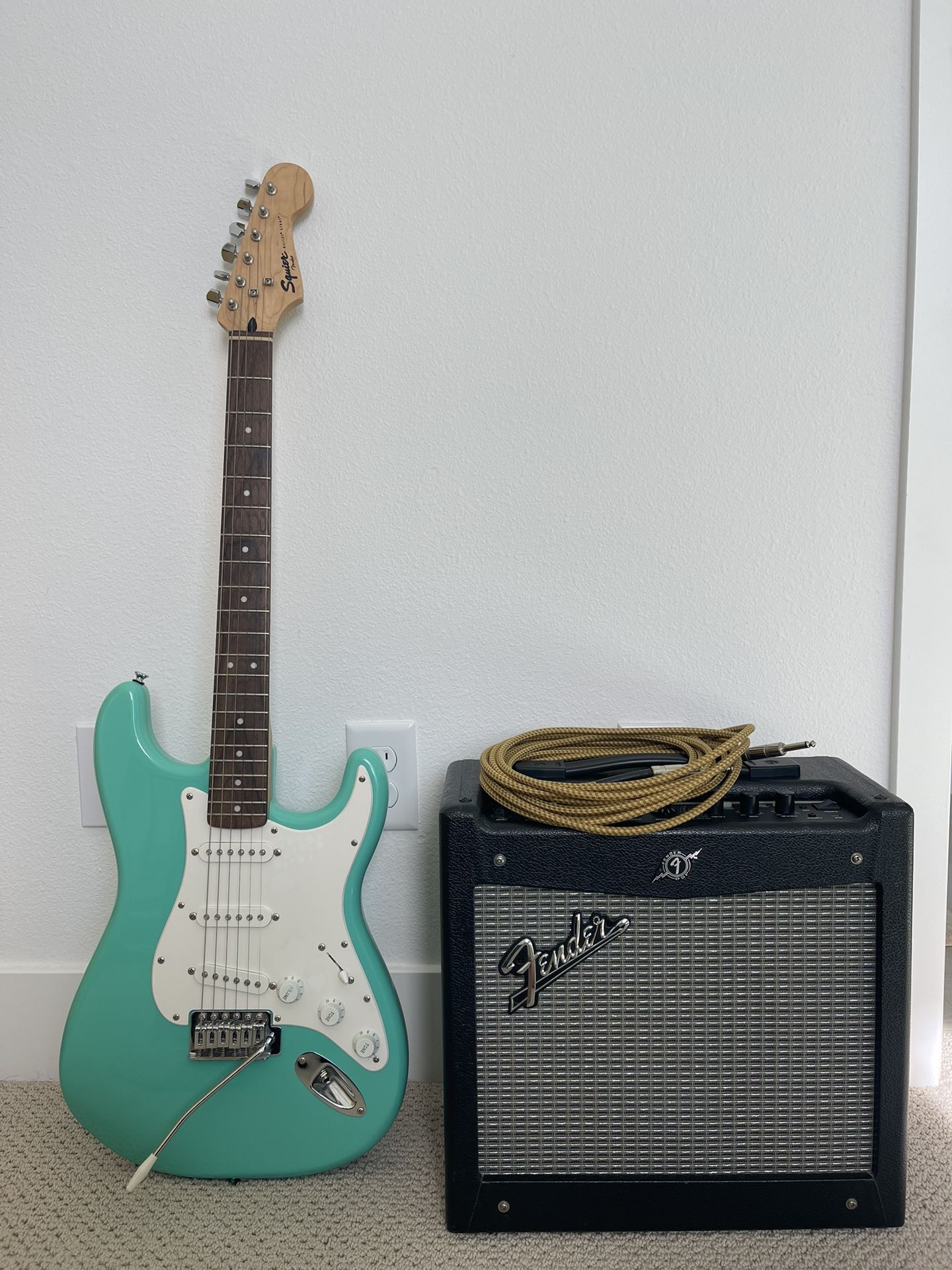 Squire Bullet Stratocaster & Fender Mustang V2 Amp
