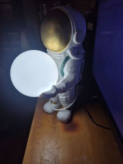 Astronaut Figure Globe Table Lamp