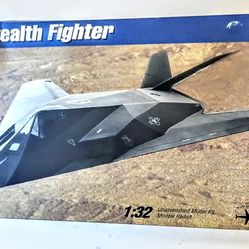 New Vintage Testors F-117 Stealth Fighter Model Kit 1:32 Style 570 