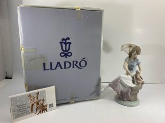 Vintage LLADRO 7612 Picture Perfect Girl with Parasol & Dog in Original Box Discontinued