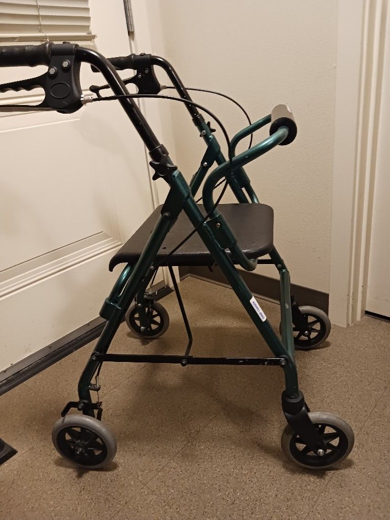 Invacare Walker 350-pound Capacity Walker In Great 👍 Condition Very Smooth Ride 👌 Great Brakes!