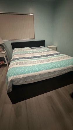 Bed frame queen size