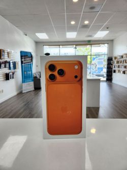 Apple IPhone 17 Pro Max Unlocked for all carriers and comes with 1 year warranty from manufacturer 🔥