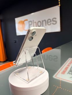 White iPhone 17 256gb for AT&T or Cricket Only. Battery health 93% iPhone is in brand new condition. Zero scratches zero dents. +++++++Spanish+++++ iP