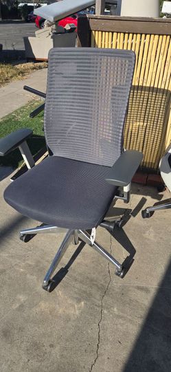 Cherryman Eon Task Chair