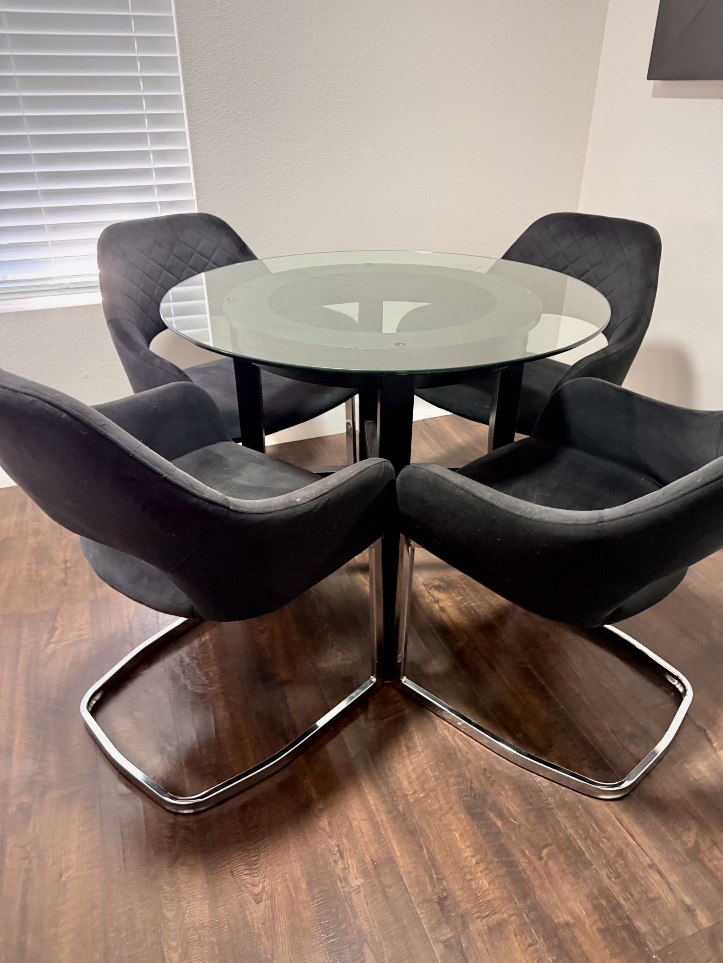 Modern Upscale Glass Dining Set w/ 4 Upholstered Chairs 