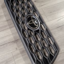 Toyota Tundra Grill