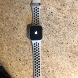 Apple Watch Series 7 Nike Sport Band 