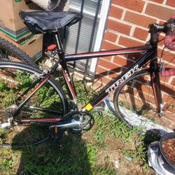 VERY NICE TREK BIKE- model BONTRAGER- Aluminum  Framep