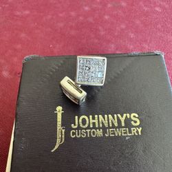 14k Gold    Diamond 1   1/2  Karat Earrings  Johnny  Dang &co 