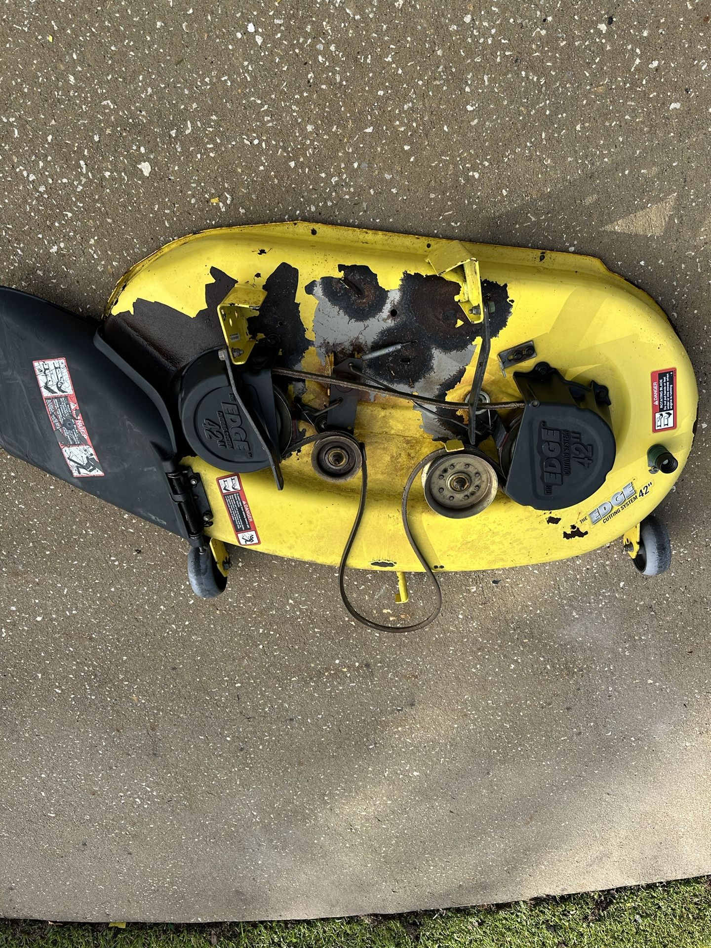 John Deere 42” Edge Mower Deck – LA Series / 100 Series