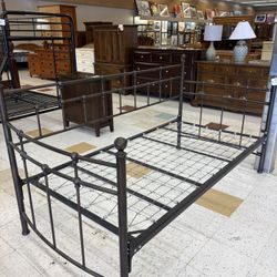 Twin Size Bronze Metal Day Bed