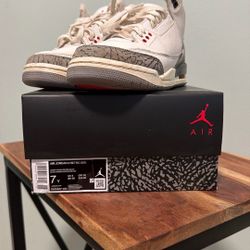 Jordan 3 White cement Reimagined Size 7y