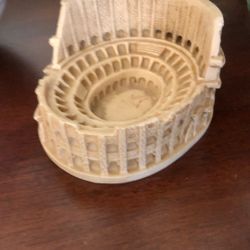 Souvenir Model Of Roman Colosseum (VW) 