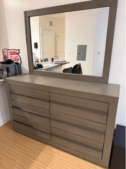 Dresser