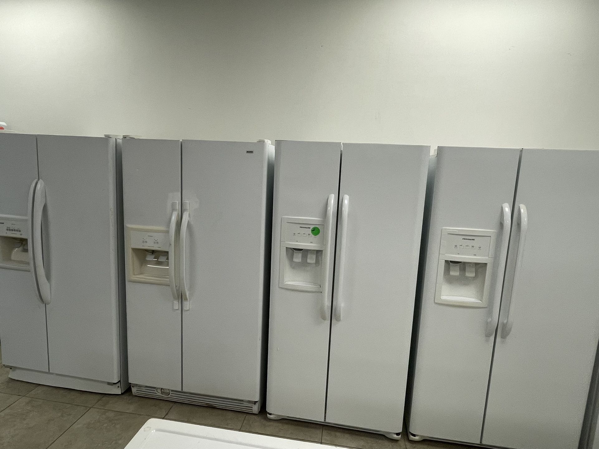 White Refrigerator Liquidation 2-door side by side