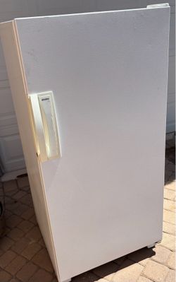 Kenmore Upright Freezer – Works Great – $50 FAST SALE