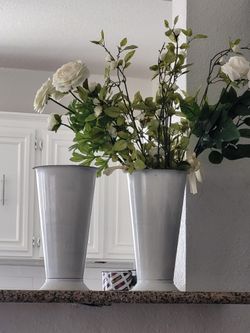 2 Flower Vase