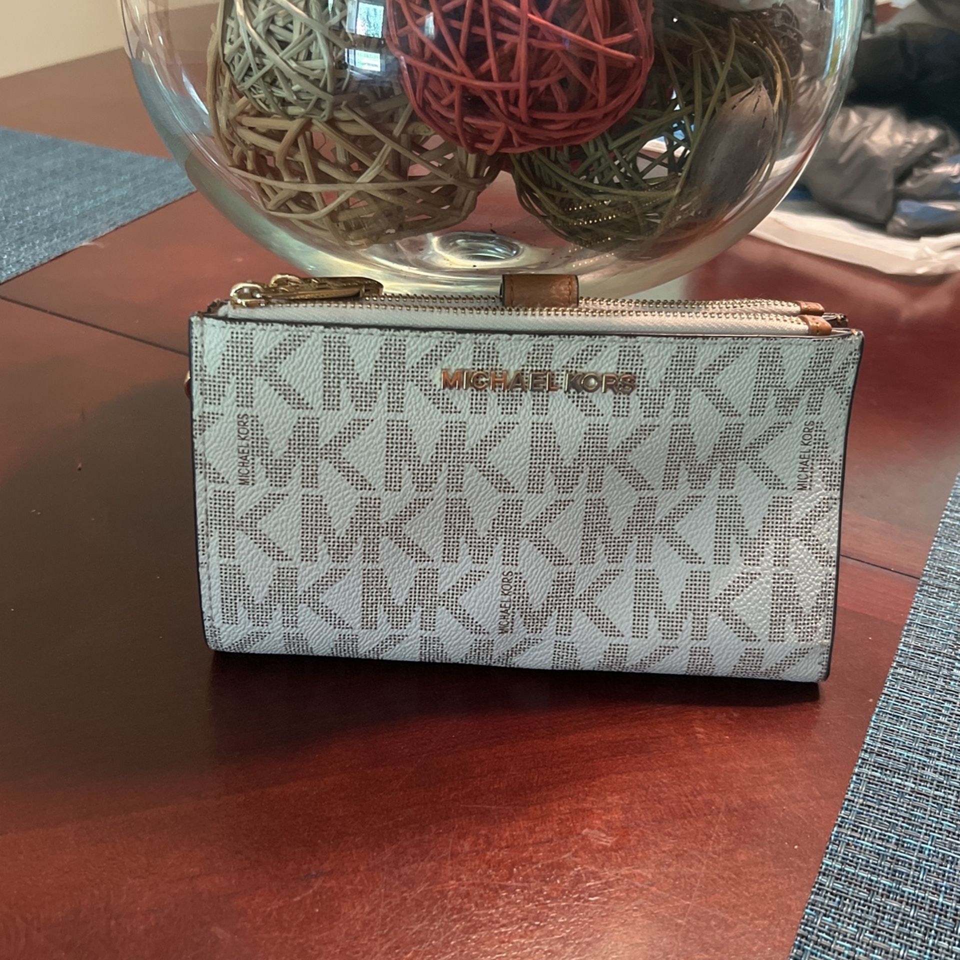 Michael Kors  wristlet