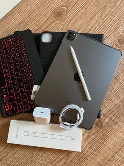 Apple iPad Pro 11 (2nd Generation/ Face ID) 128GB WiFi + cellular unlocked  With  Keyboard and Pencil
