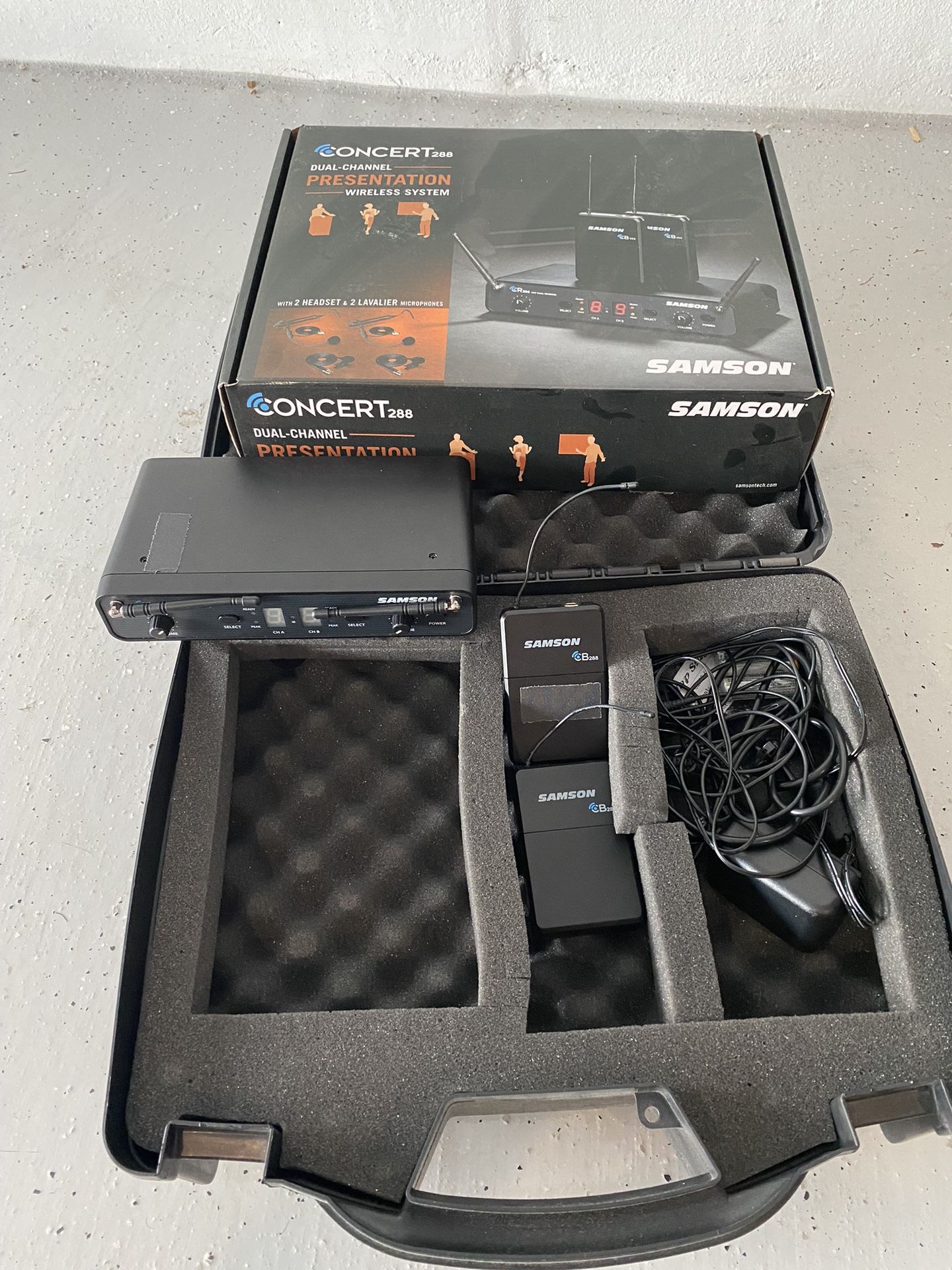 Wireless Lapel Microphones
