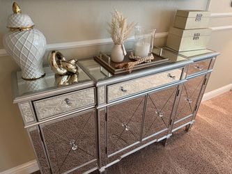Mirror cabinet