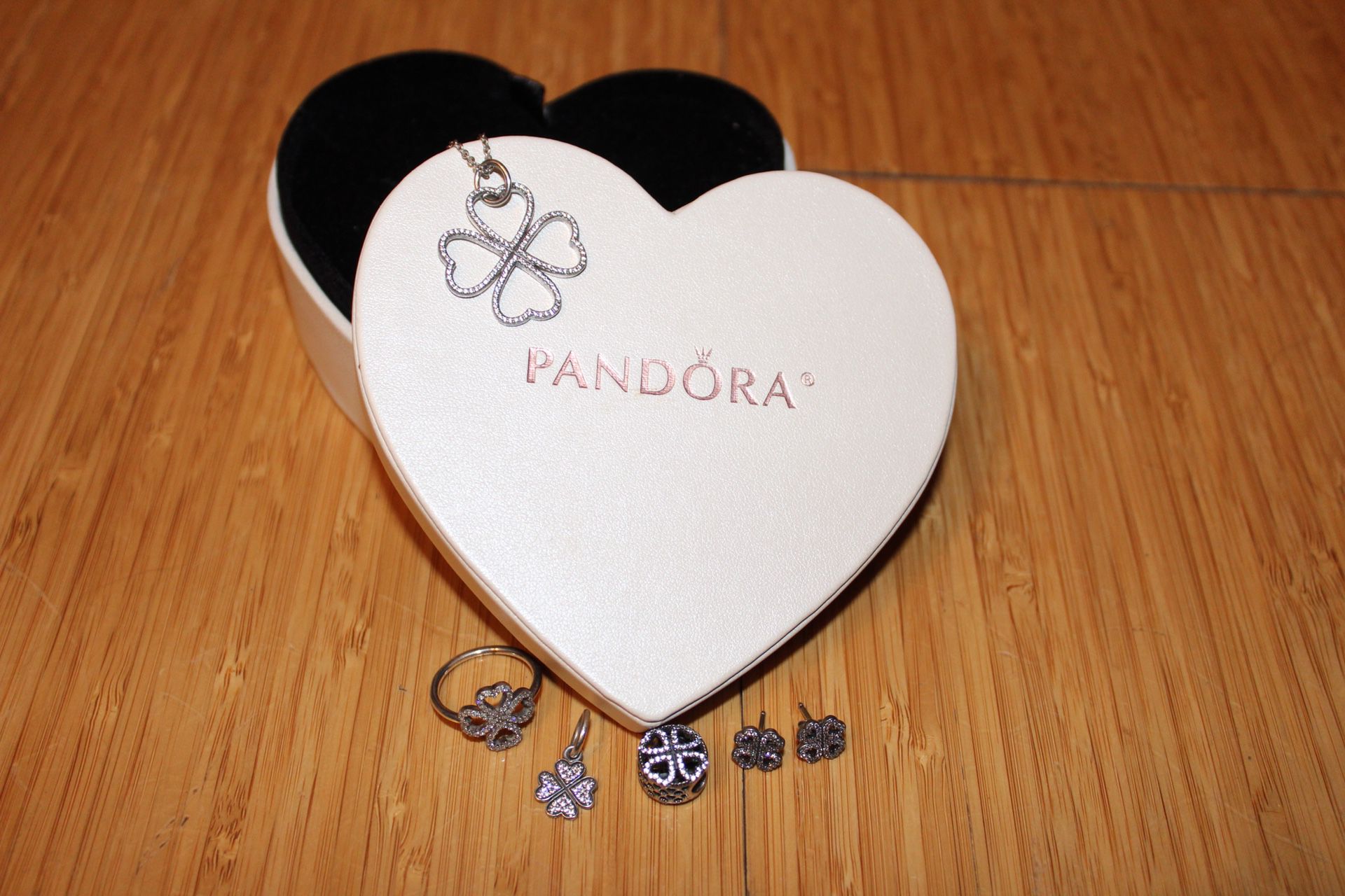 Pandora clover collection