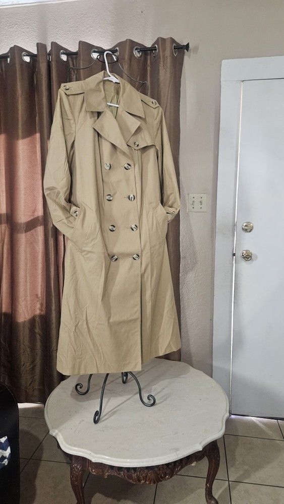 London Fog Gabardina Unisex Size 16  Good Price  Like New 