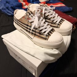 Burberry Shoes 
