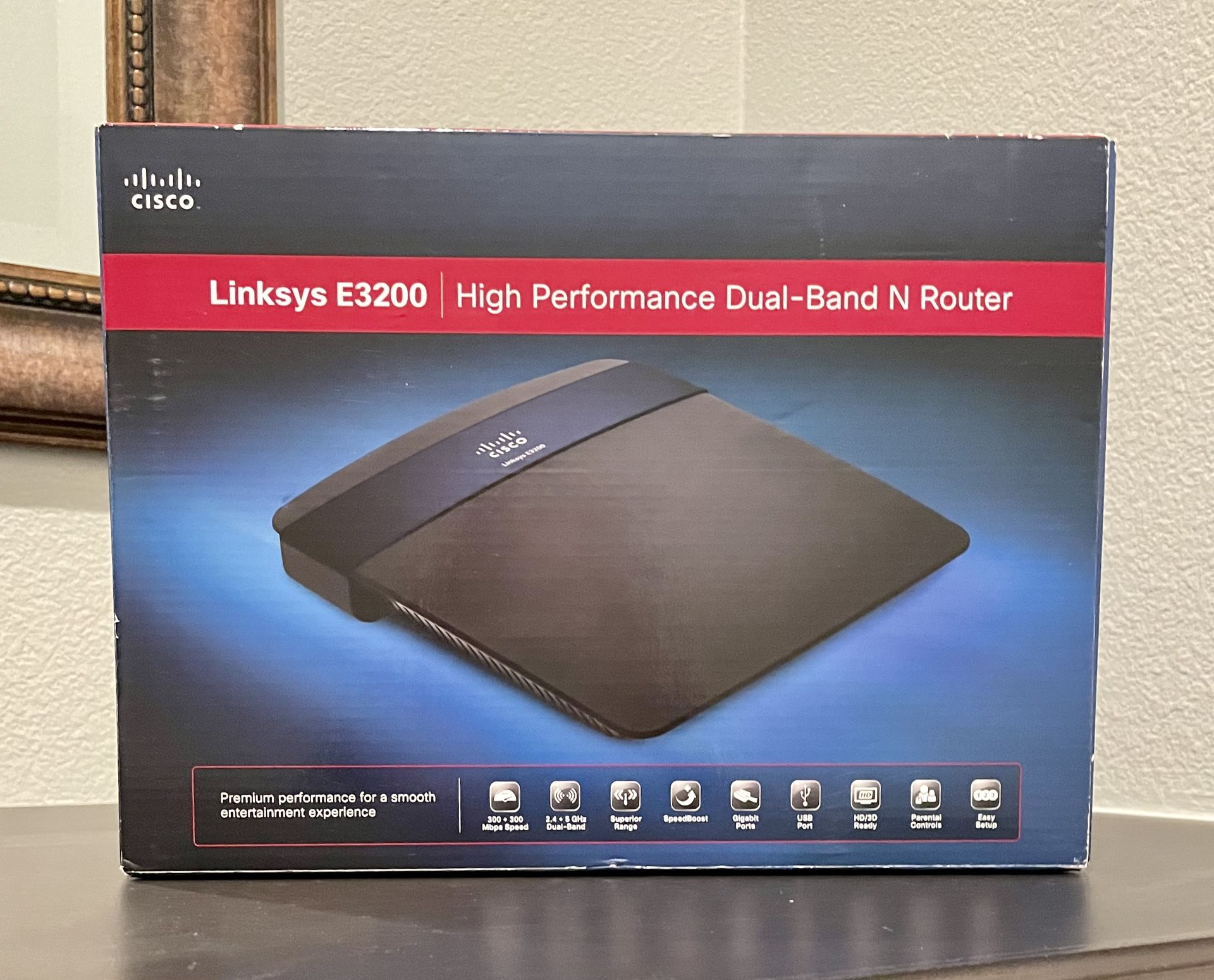    Cisco Linksys E3200 WiFi Router 